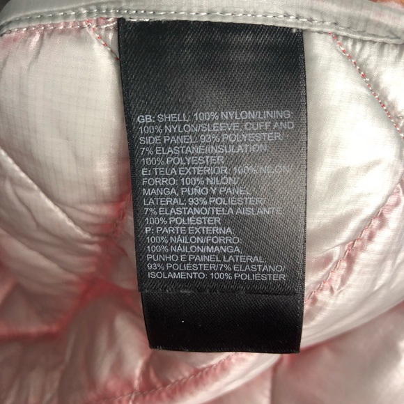 The North Face Red and Gray Puffer Jacket with Quilted Design - Picture 6 of 9